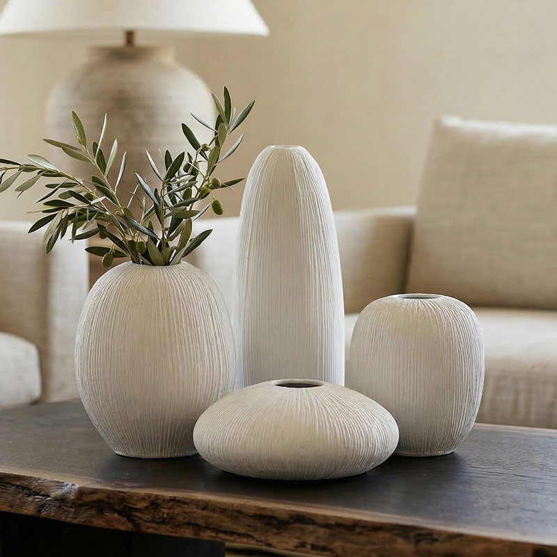 Vasti Vases